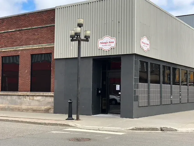 Monty's Joint Gastropub Exterior in Thunder Bay